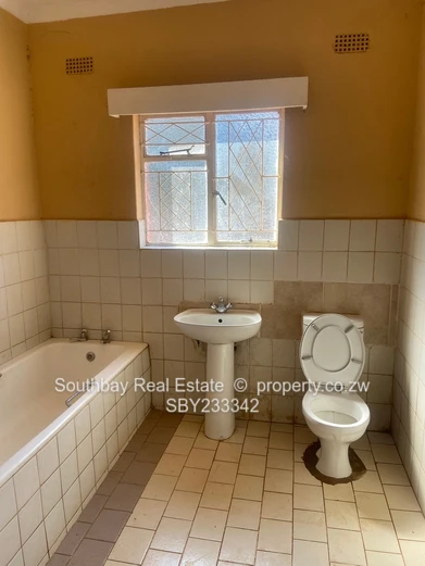 Marlborough house to let