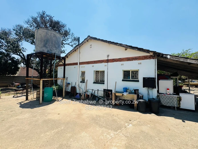 Solid 3-Bedroom Home on 5,423 sqm in Chadcombe (Sole Mandate)