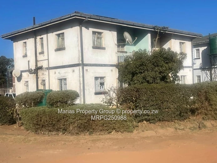 Eastlea 2-Bed Furnished Flat with Balcony & Garden