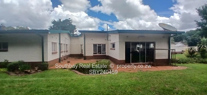 Alex Park commercial property to let