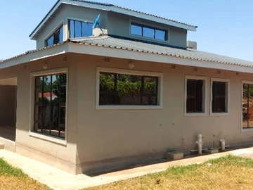 4 Bedroom Flat & Apartment
