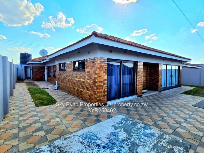 5-Bedroom Family Home For Sale - Madokero ??*