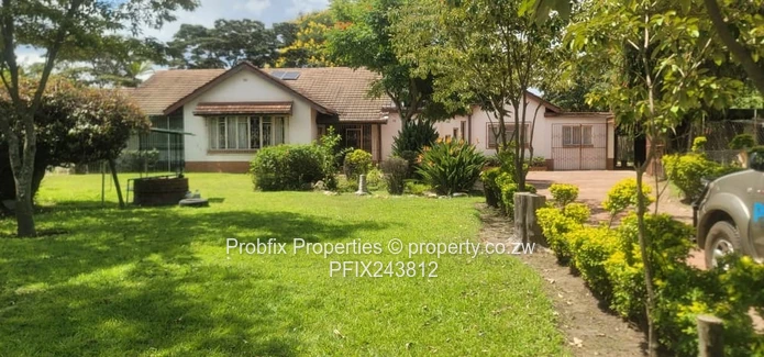  Spacious Family Home with Guest Wing & Cottage | Hatfield North