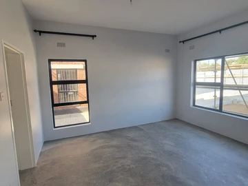 2 Bedroom Flat & Apartment