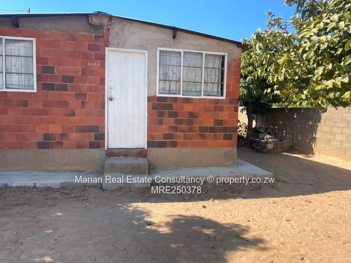 4-Room House, New Magwegwe  For Sale