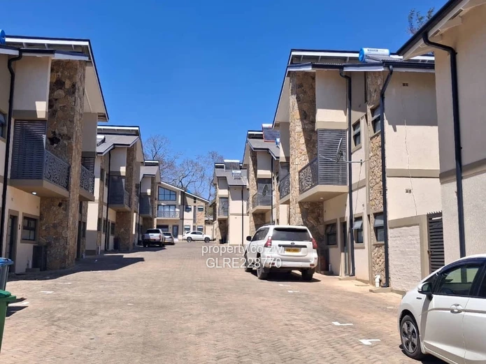 To Let Newlands 3 Bedroomed Duplex Flat 