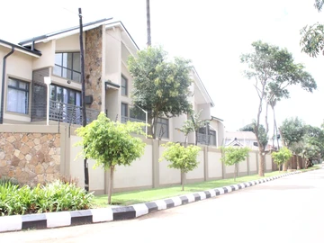 3 Bedroom Flat & Apartment