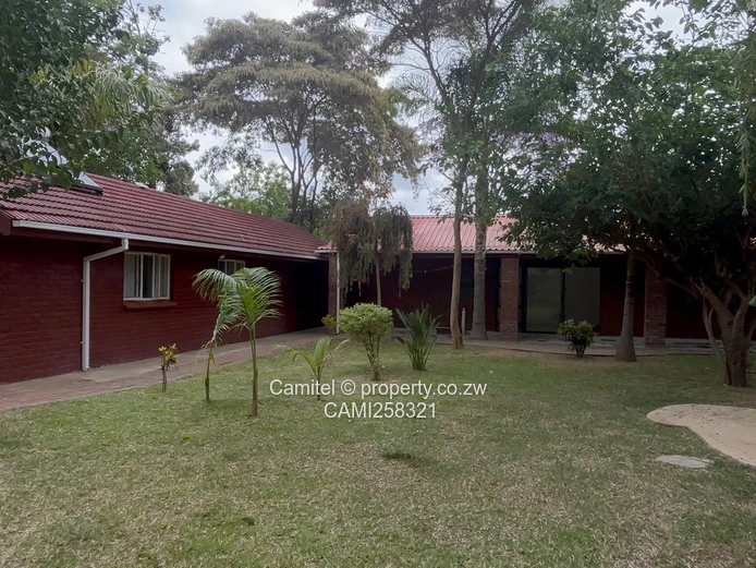 Fully Furnished 1-Bed Flat in Newlands - Pool & Borehole