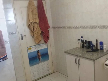 2 Bedroom Flat & Apartment