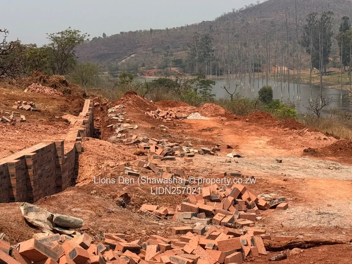 Shawasha Hills 1 Hectare  Stand — Lake Views & Gravel Access