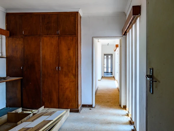 6 Bedroom House