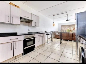 3 Bedroom Flat & Apartment