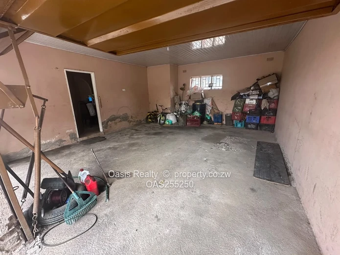 Home To Let In Mainway Meadows