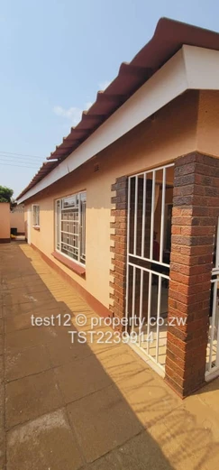 Glenview 3 House For Sale  (Sole Mandate)