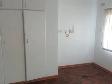 2 Bedroom Flat & Apartment