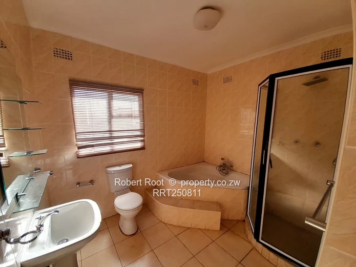 4 bedroom Apartment to Rent in Philadelphia.