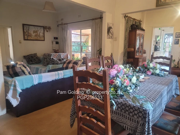 Delightful Suburban Cottage (Sole Mandate)