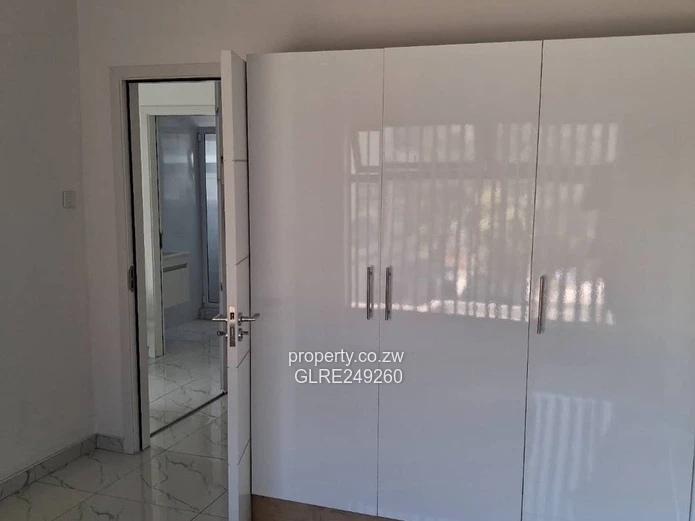 Modern 3-Bed Apartment with Borehole in Newlands