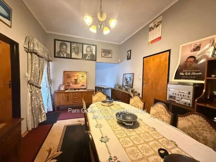 Beautiful off grid plot for sale in Kensington