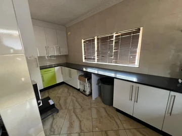 Farm & Agricultural Land