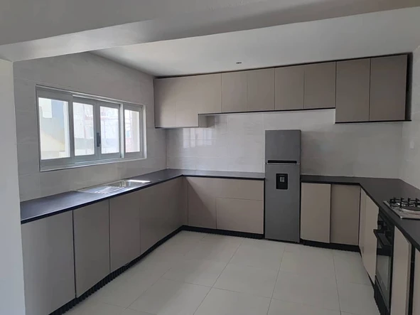 3 Bedroom Flat & Apartment