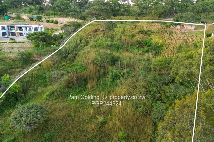 A Rare Hillside Sanctuary In Helensvale – 1.3 HA (Sole Mandate)