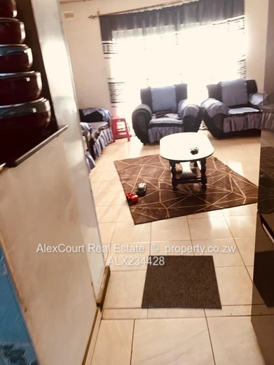 A property on 1000sqm stand !