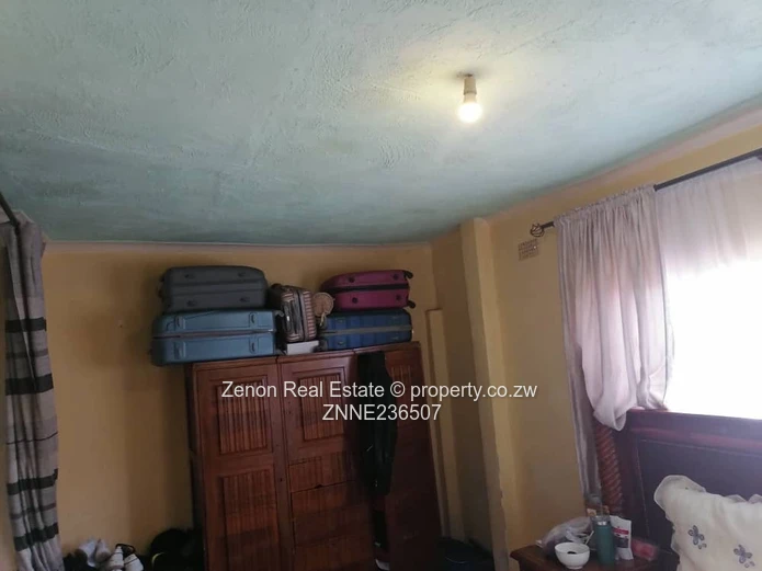 4bedroom house in Kuwadzana 4 extension with Title Deeds, 43k