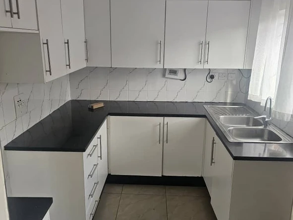 2 Bedroom Flat & Apartment
