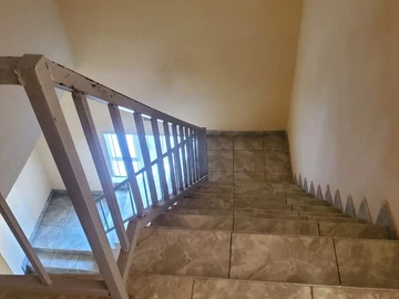 6 Bedroom House