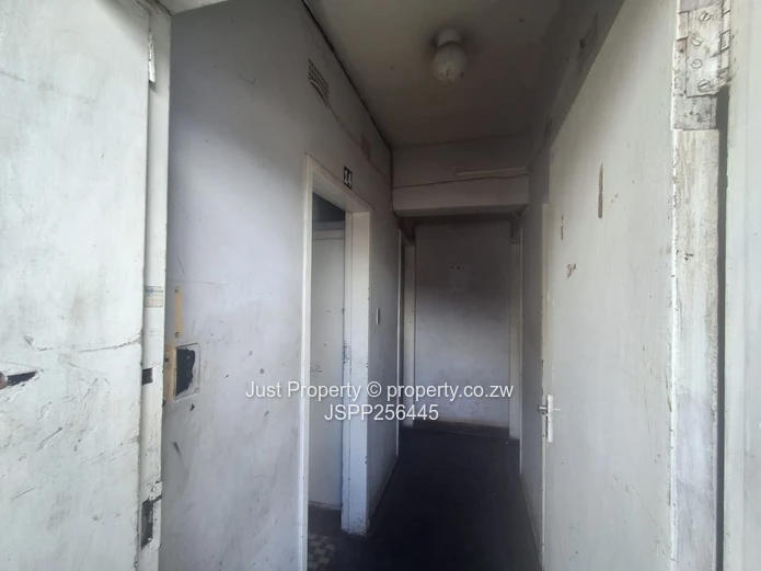 Affordable 18 m² CBD Office — Balcony & Secure Gate