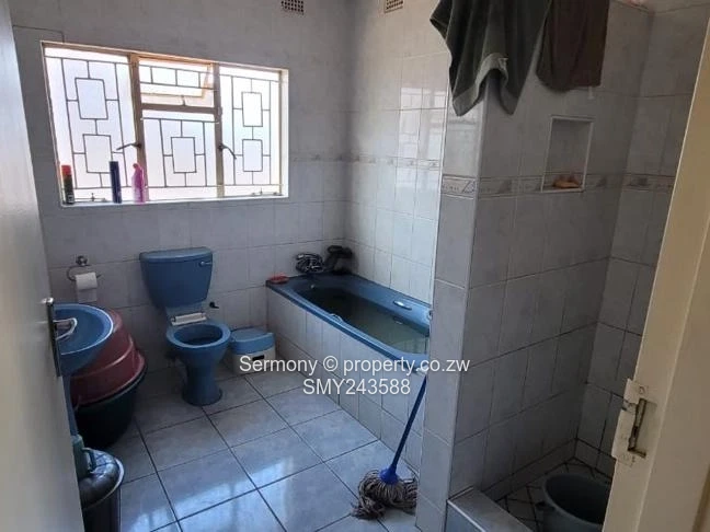 Spacious Home For House