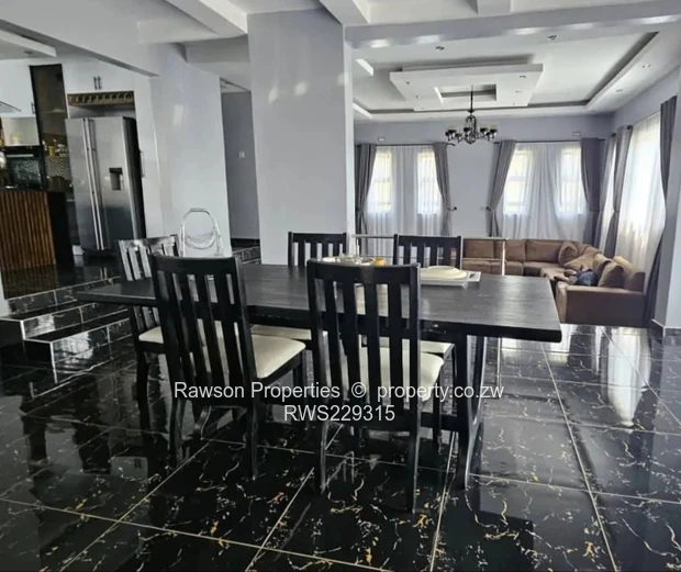 Mandara 6 beds House for Sale