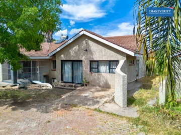 8 Bedroom House