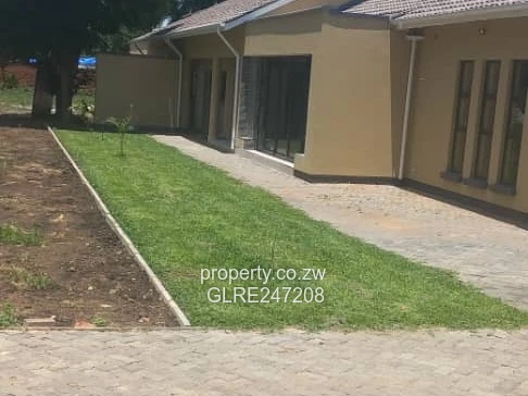 Mount Pleasant 4-Bed, 3-Bath Flat with Borehole