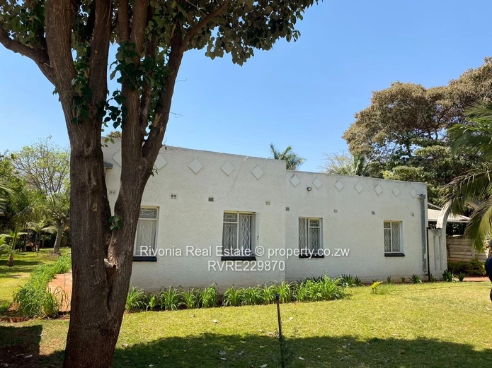 Hillside 3beds potential for commercial use