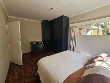 3 Bedroom Flat & Apartment