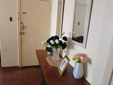 2 Bedroom Flat & Apartment