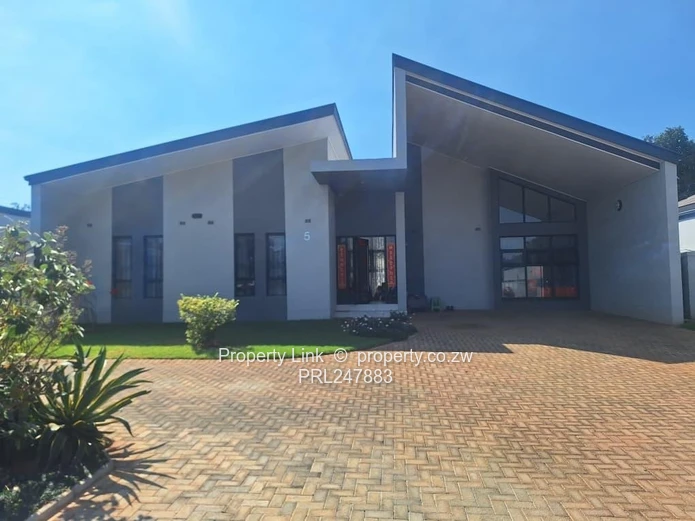 Freestanding 3 Bed Townhouse In A Secure Complex