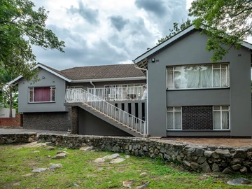 Beautiful Four Bedroom Home In Sentosa