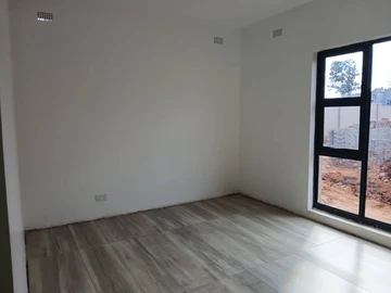 3 Bedroom Flat & Apartment