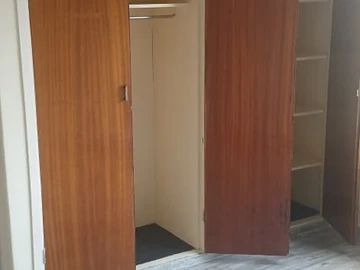 2 Bedroom Flat & Apartment