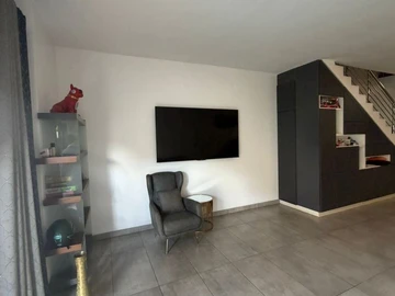 3 Bedroom Flat & Apartment
