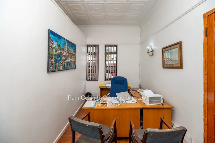 The Perfect Business Location: Close to the City & Major Hospital.