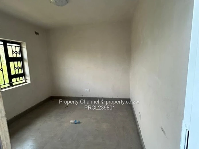 4-Bed Tiled Home with En-suite & Water Tank — Chitungwiza Nyatsime