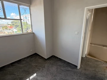 2 Bedroom Flat & Apartment