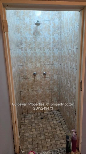 4 bed house for sale in Monavale on 1046sqm with deeds