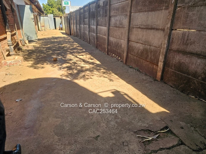 Brick Warehouse in Kuwadzana with Boardroom