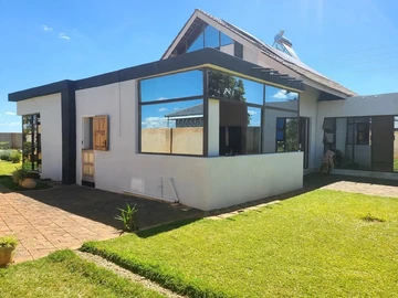 4 Bedroom House for Sale in Mount Pleasant Heights