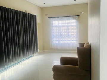 6 Bedroom Flat & Apartment